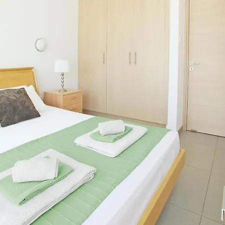 Coralia - Beachfront Feriehus *